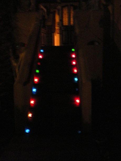 eyeballs on teh stairs